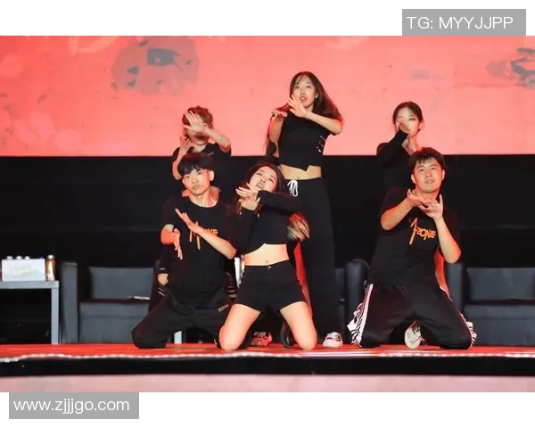 重庆街舞队在攀岩联赛中的力量展现与精彩表现分析 重庆街舞队在攀岩联赛中的力量展现与精彩表现分析