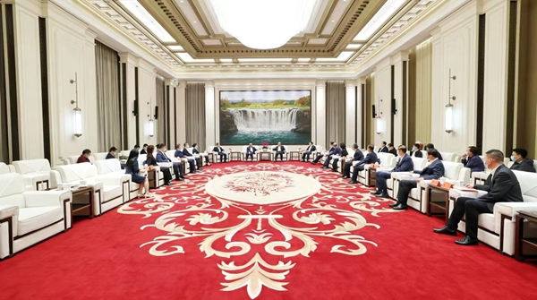 开云电子许勤胡昌升会晤深圳迈瑞生物医疗电子股分有限公司董事长李西廷一行(图1)